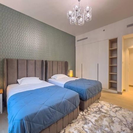 Lovely 2-Bedroom Vacation Home Near Beach Dubai Bagian luar foto