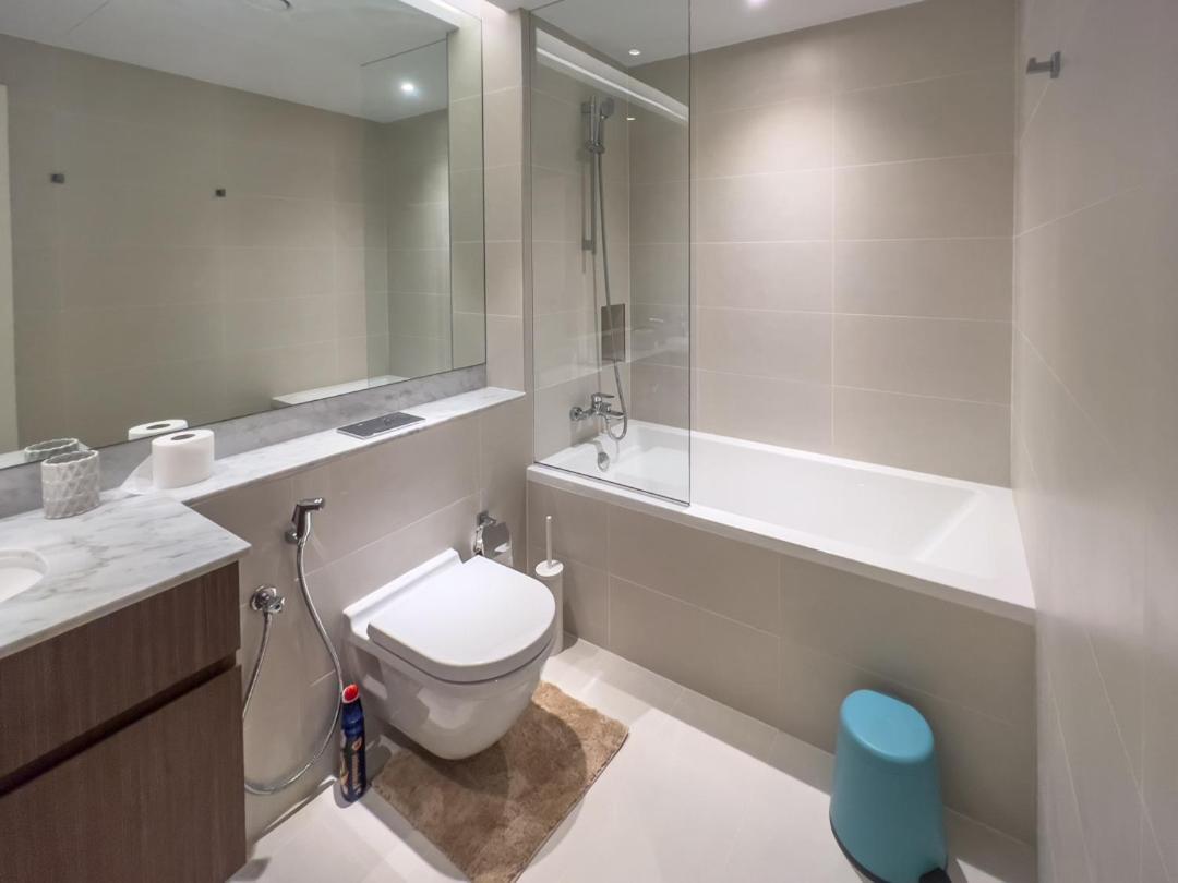 Lovely 2-Bedroom Vacation Home Near Beach Dubai Bagian luar foto