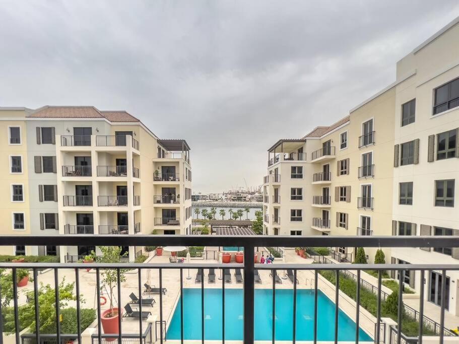 Lovely 2-Bedroom Vacation Home Near Beach Dubai Bagian luar foto