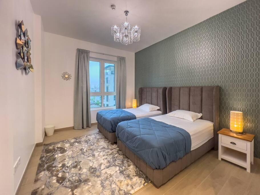 Lovely 2-Bedroom Vacation Home Near Beach Dubai Bagian luar foto