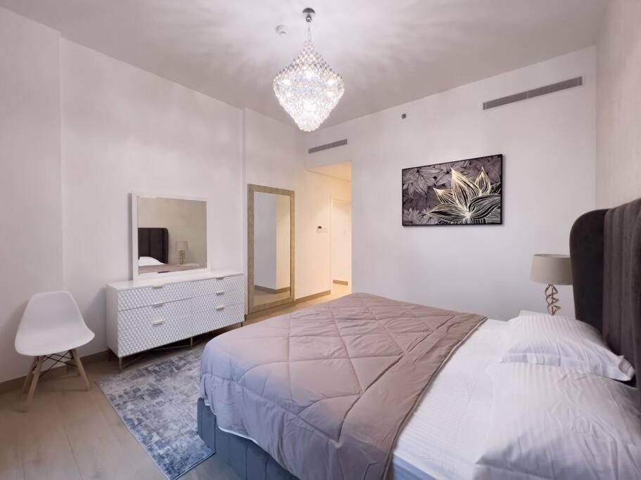 Lovely 2-Bedroom Vacation Home Near Beach Dubai Bagian luar foto
